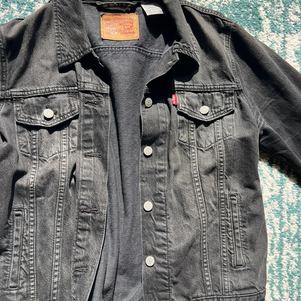 Levi's Faded Black Denim Jacket - Classic Trucker Style - Picture 2 of 5